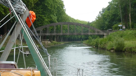 Keeping a lookout for low bridges