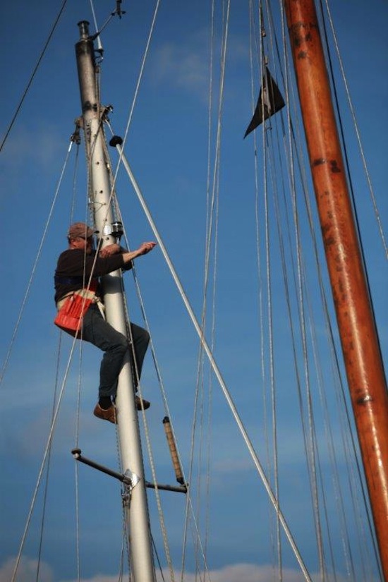 Rear Commodore up Spice Cat's Mast